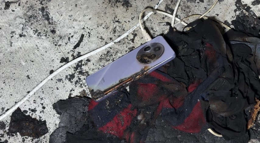 Evde patlayan telefon yürekleri ağza getirdi: Aile ölümden döndü