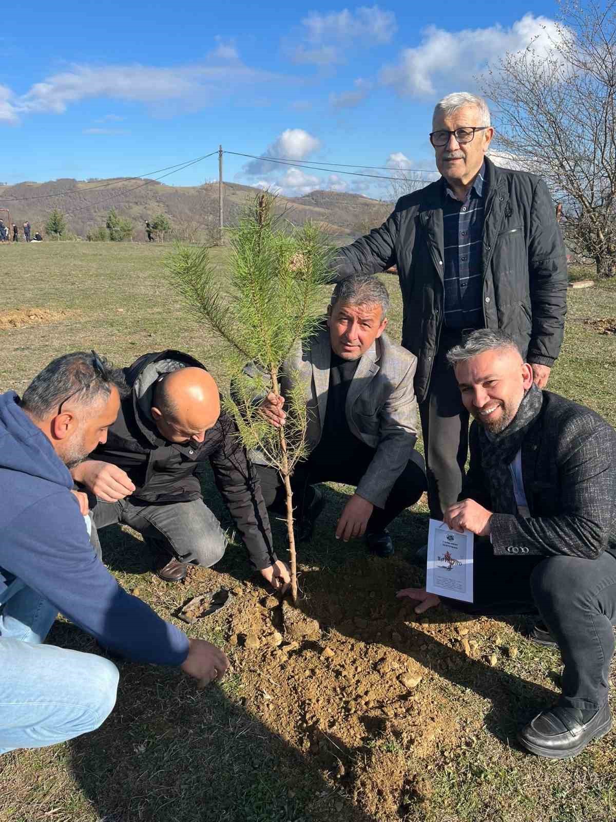 Kavak’ta doğa için fidan, eğitim için kitap desteği
