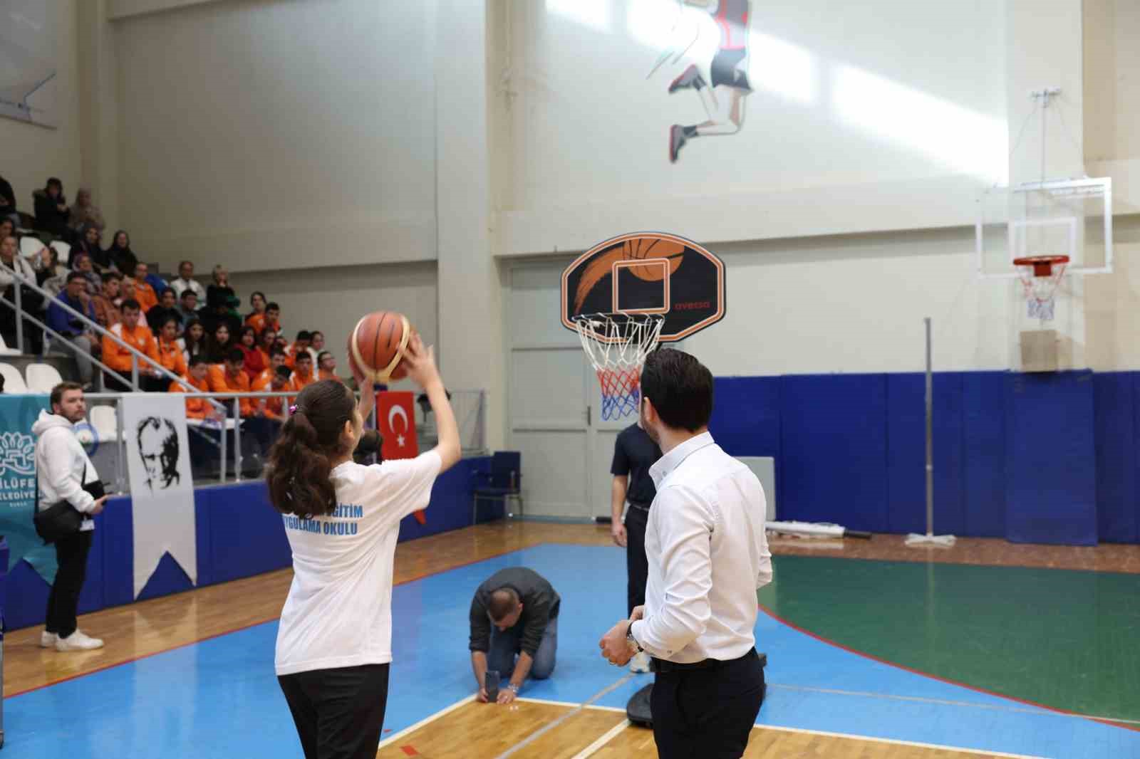 Nilüfer’de engeller sporla aşıldı
