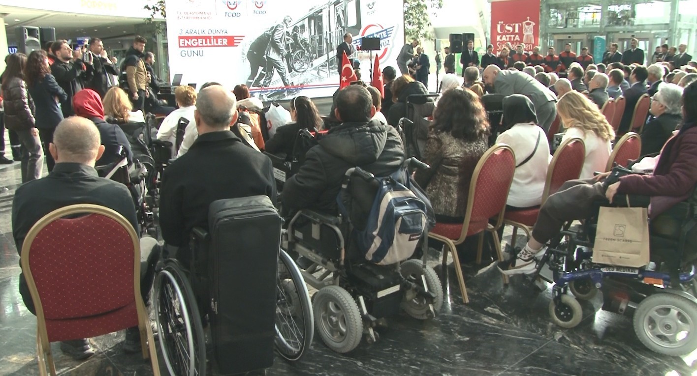 Bakan Uraloğlu: "10 milyondan fazla engelli yolcumuz ücretsiz seyahat hakkından yararlandı"