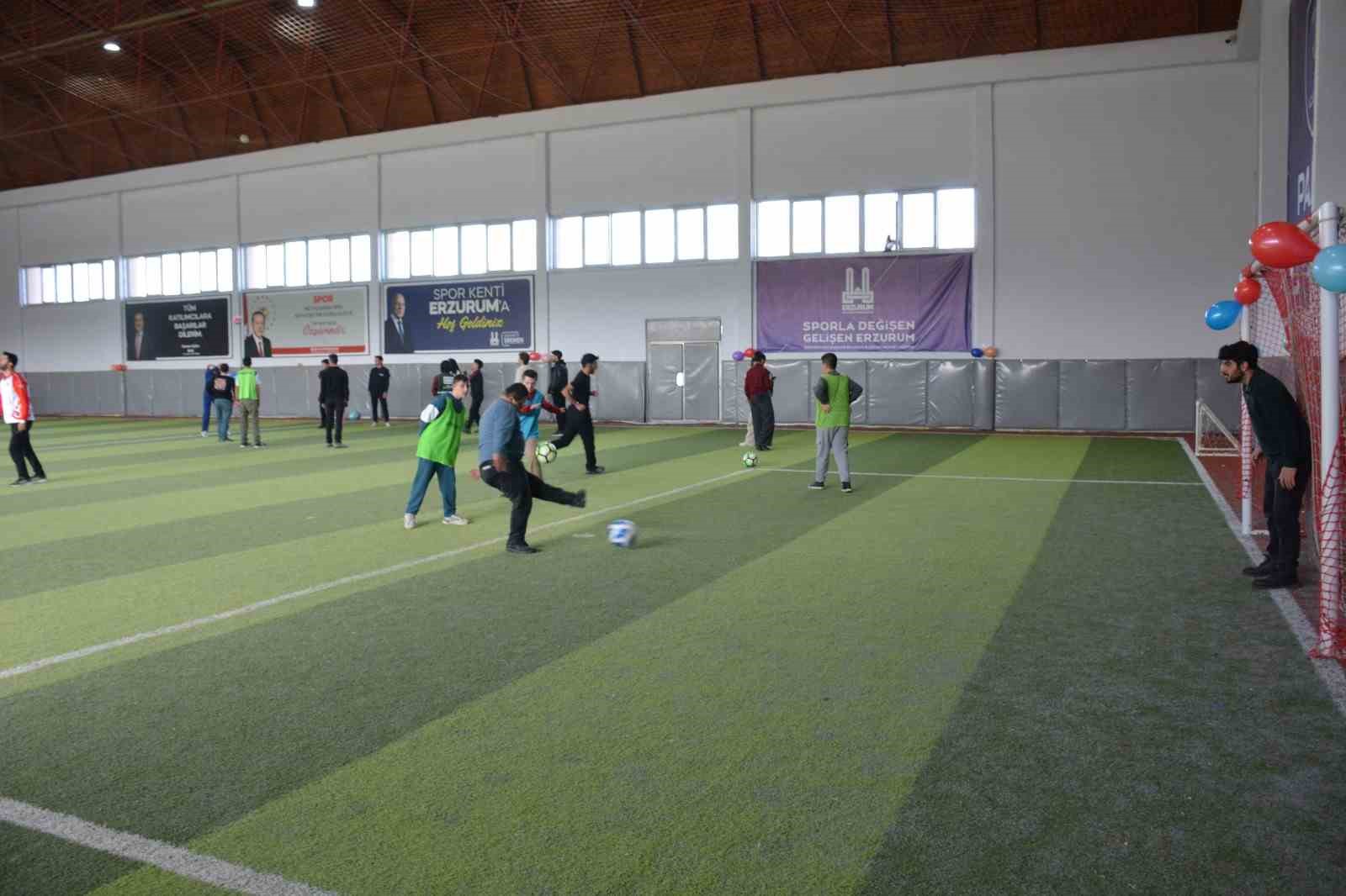 Erzurum Büyükşehir’den engellilere ve ailelerine vefa