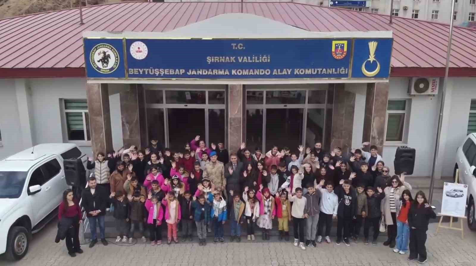 Şırnak’ta jandarmadan çocuklara unutulmaz gün
