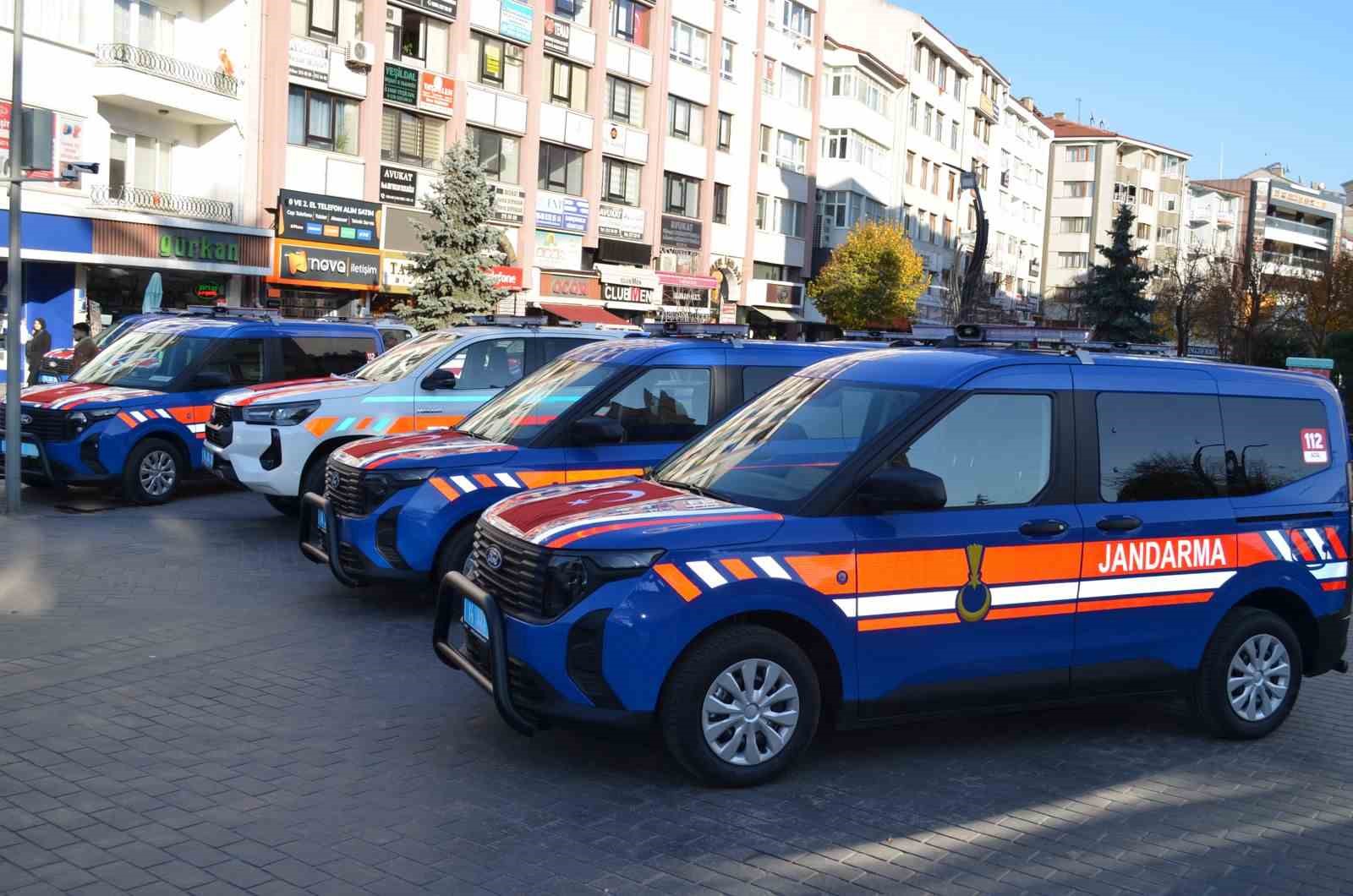 Bolu’da emniyet ve jandarmaya 68 yeni araç tahsis edildi
