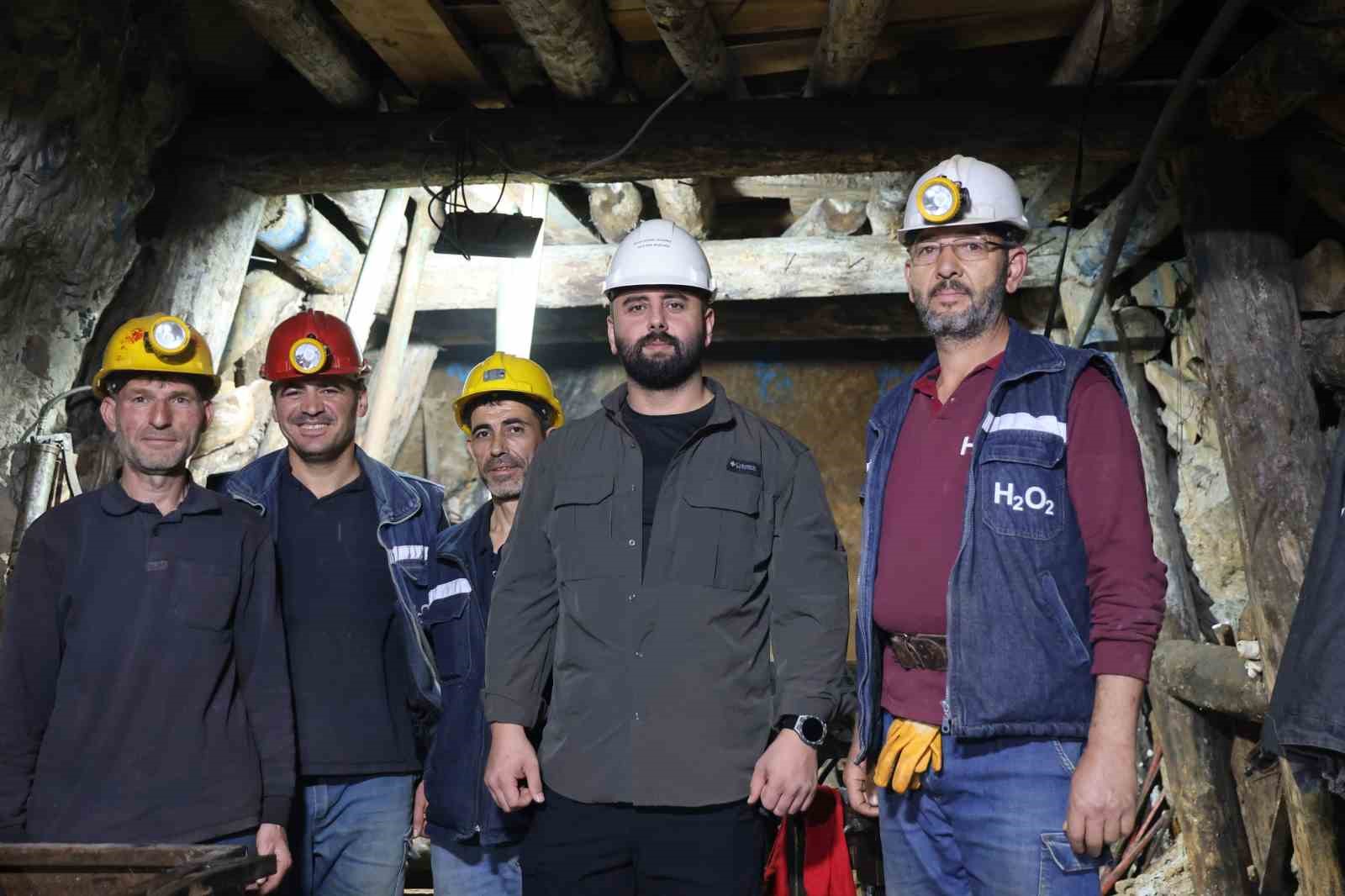 Yerin 700 metre altında zorlu mücadele: Karanlıklar içinde hem kendilerinin hem de ülkenin geleceği için mesai yapıyorlar