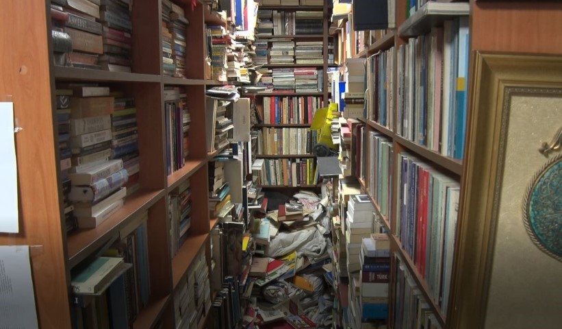 Sosyal medyada ‘Kitap okumak cahilliktir’ diyen adamın skeç çektiği ortaya çıktı