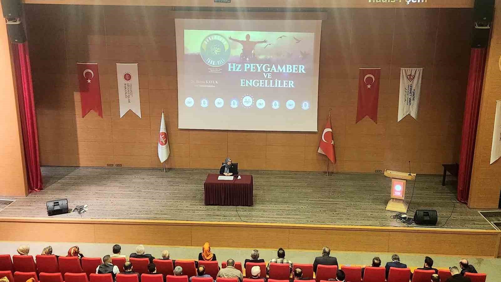 Aydın’da ’Peygamberimiz ve Engelliler’ konferansı düzenlendi
