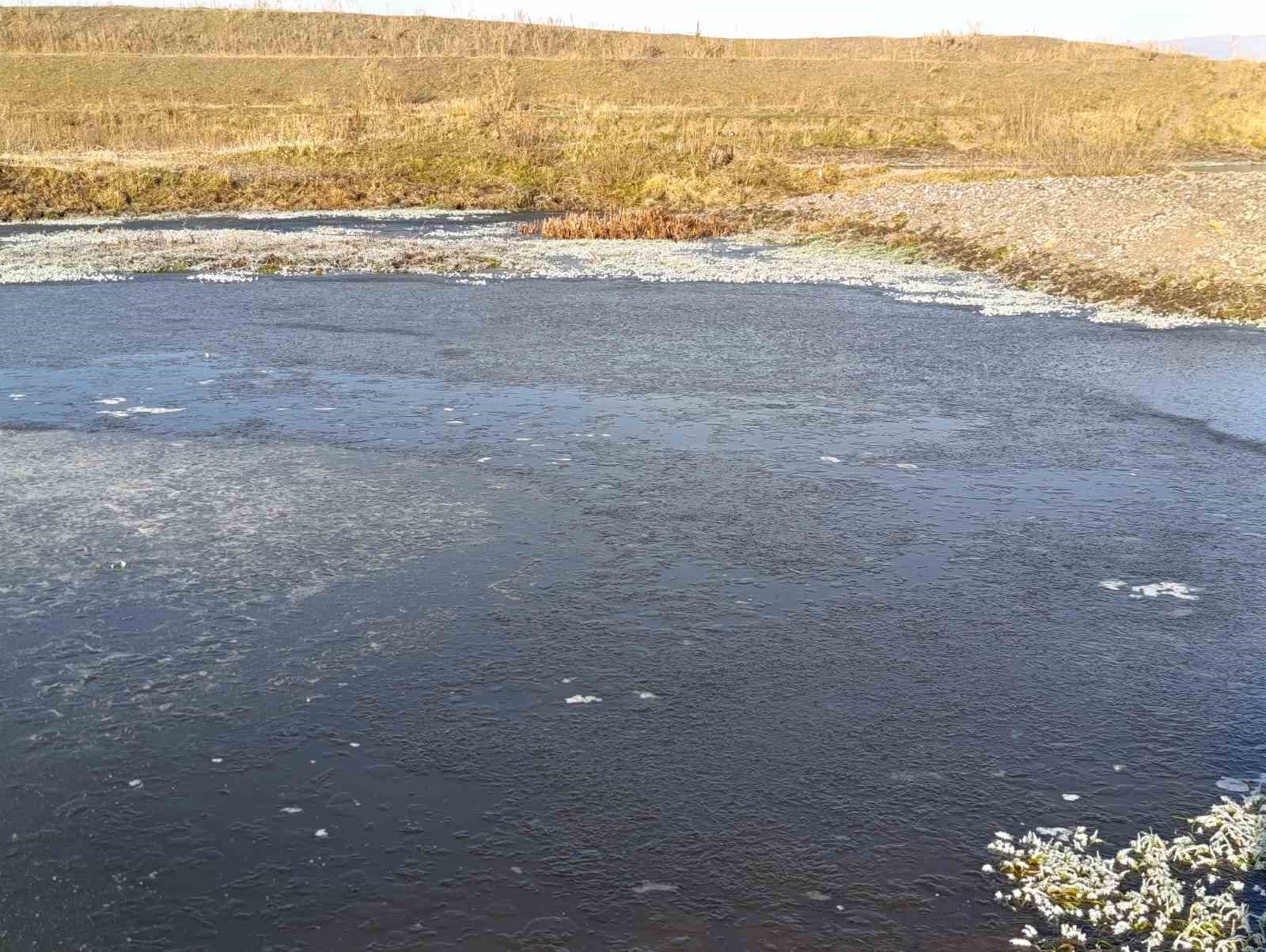Kars buz kesti: Dondurucu soğuklar hayatı olumsuz etkiliyor
