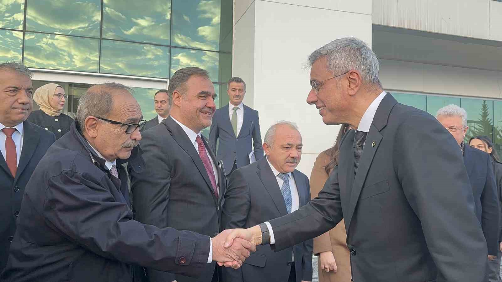 Bakan Memişoğlu: "Türkiye kendi sağlık cihazlarını üretip, teknolojisini yapabilir hale geldi"
