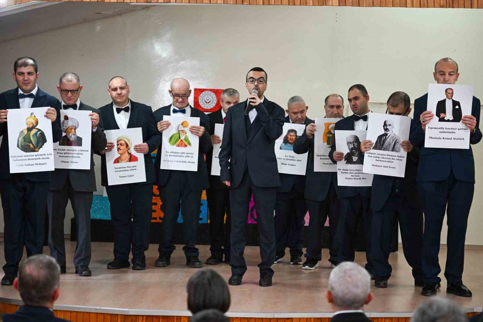 Kırklareli’nde özel bireylerin yetenekleri dakikalarca alkışlandı
