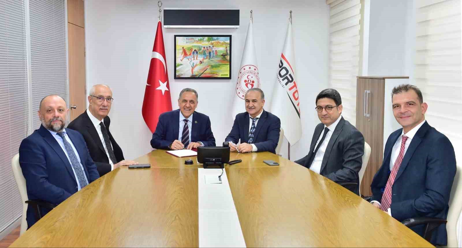 Genç’e 750 kişilik yeni spor salonu