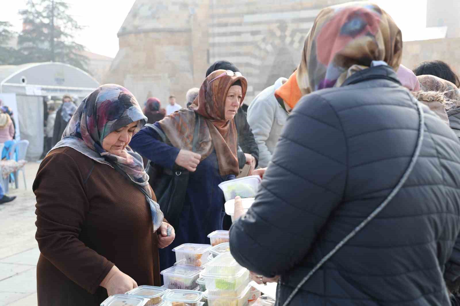 Kırşehir halkı Gazze i&ccedil;in tek y&uuml;rek oldu
