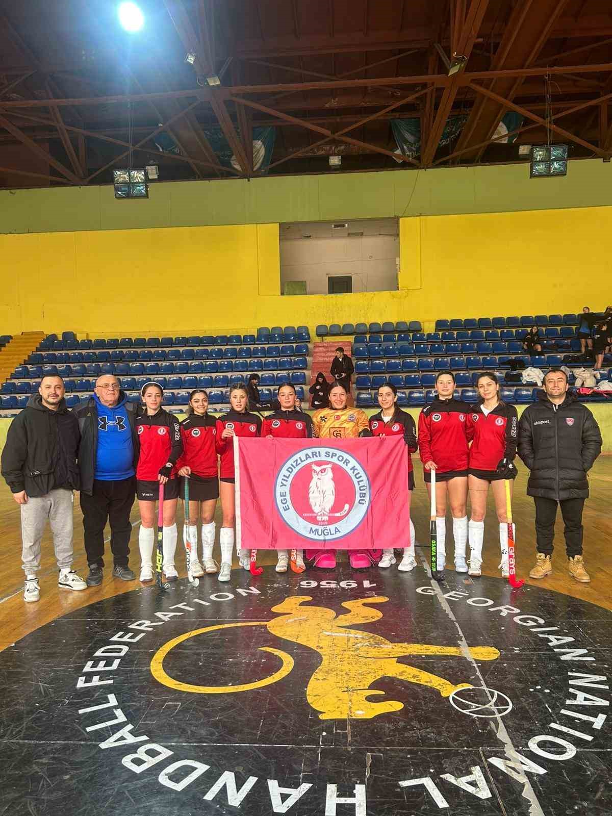 Ege Yıldızları Hokey takımı Tiflis Kupası’nı Muğla’ya getirdi