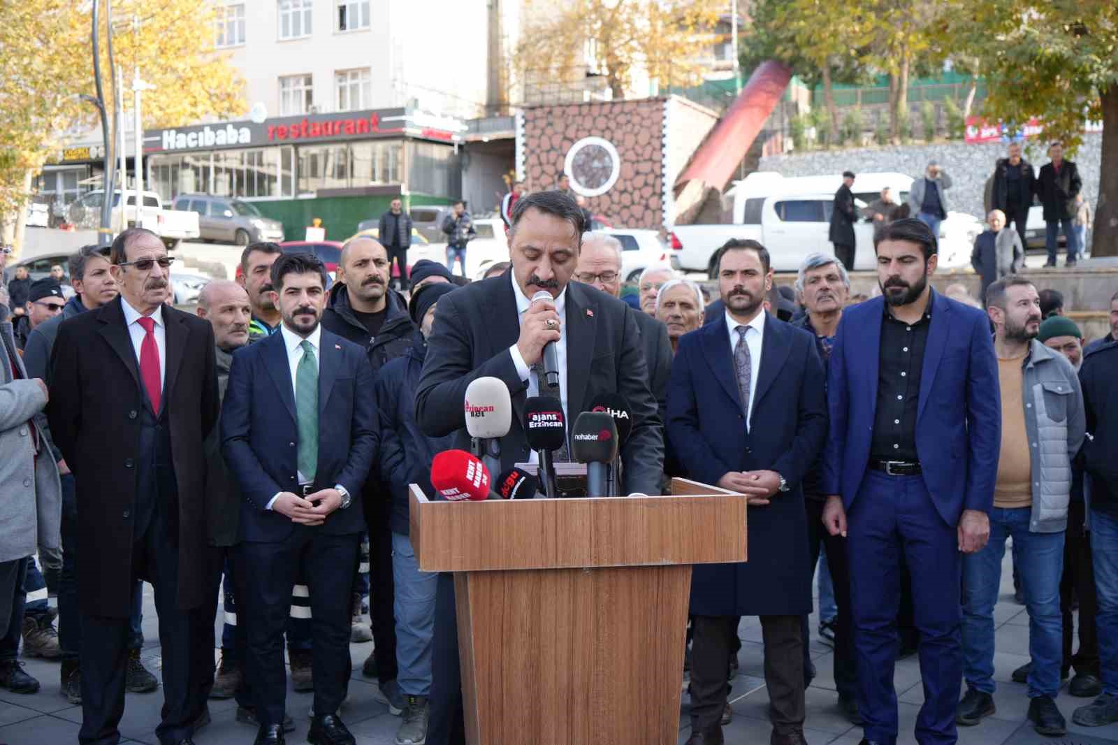 İli&ccedil;&rsquo;te t&uuml;m siyasi partilerin ve muhtarların ortak talebi: &Ccedil;&ouml;pler Altın Madeni a&ccedil;ılsın
