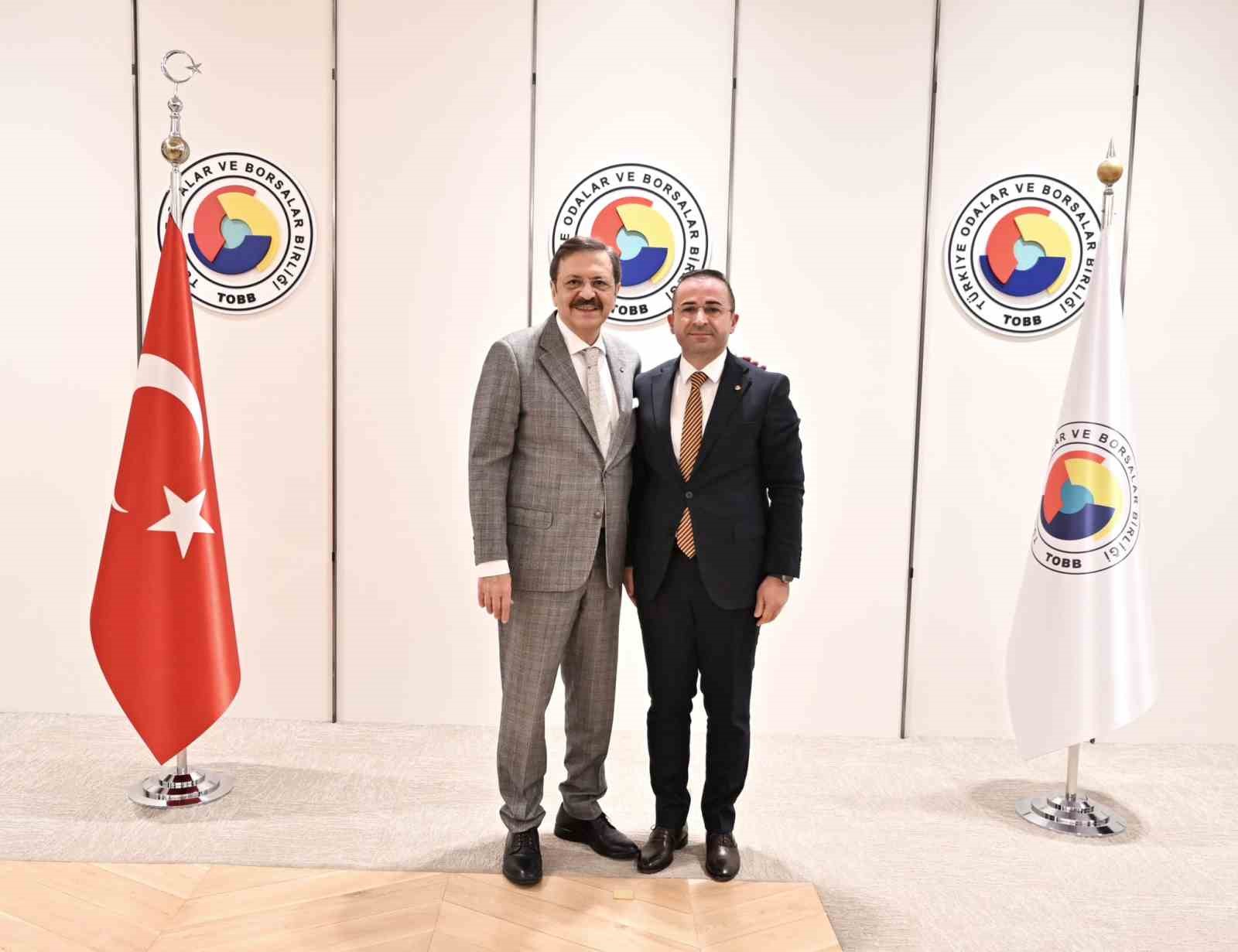 Başkan G&uuml;ng&ouml;r, başkan Hisarcıklıoğlu&rsquo;na dosya sundu
