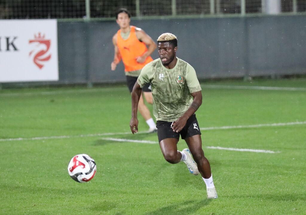 Alanyaspor, Antalyaspor maçı hazırlıklarına başladı