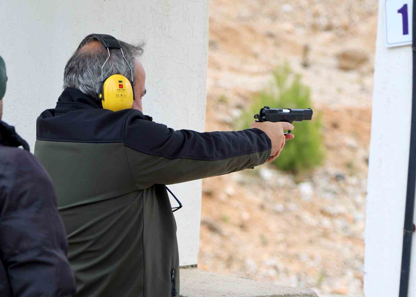 Muğla Orman Bölge Müdürlüğü personeline silah eğitimi