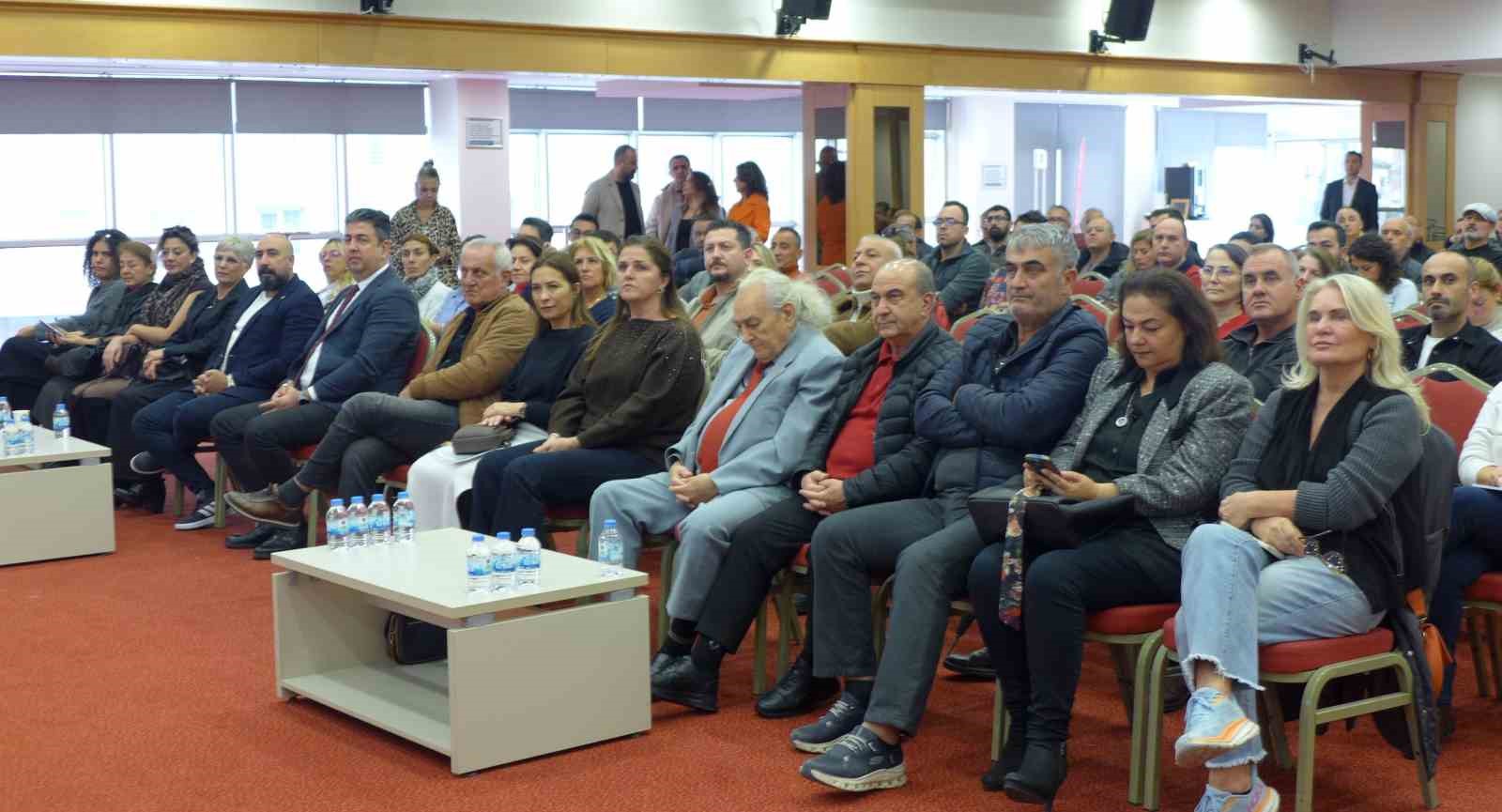 Kuşadası Ticaret Odası&rsquo;nda dijital mali d&ouml;n&uuml;ş&uuml;m masaya yatırıldı
