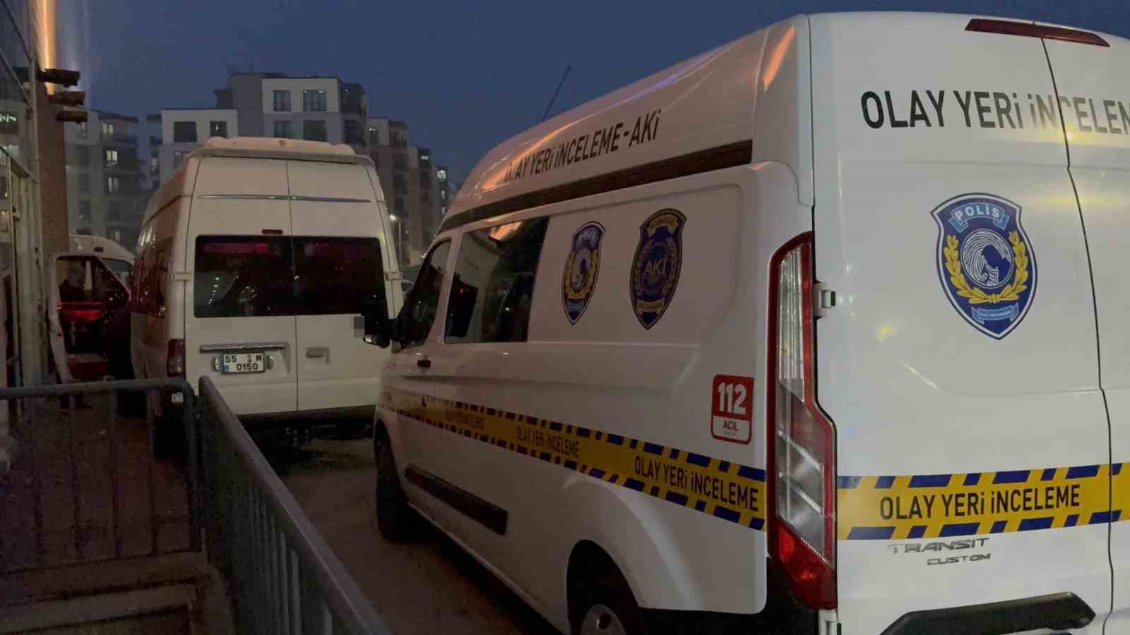 Aracında silahlı saldırıya uğrayan dolmuş şoförü hastanelik oldu