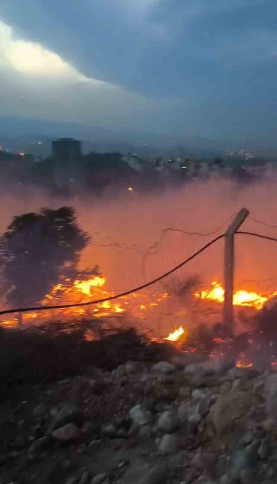 Hatay’da otluk alanda çıkan yangın kısa sürede söndürüldü