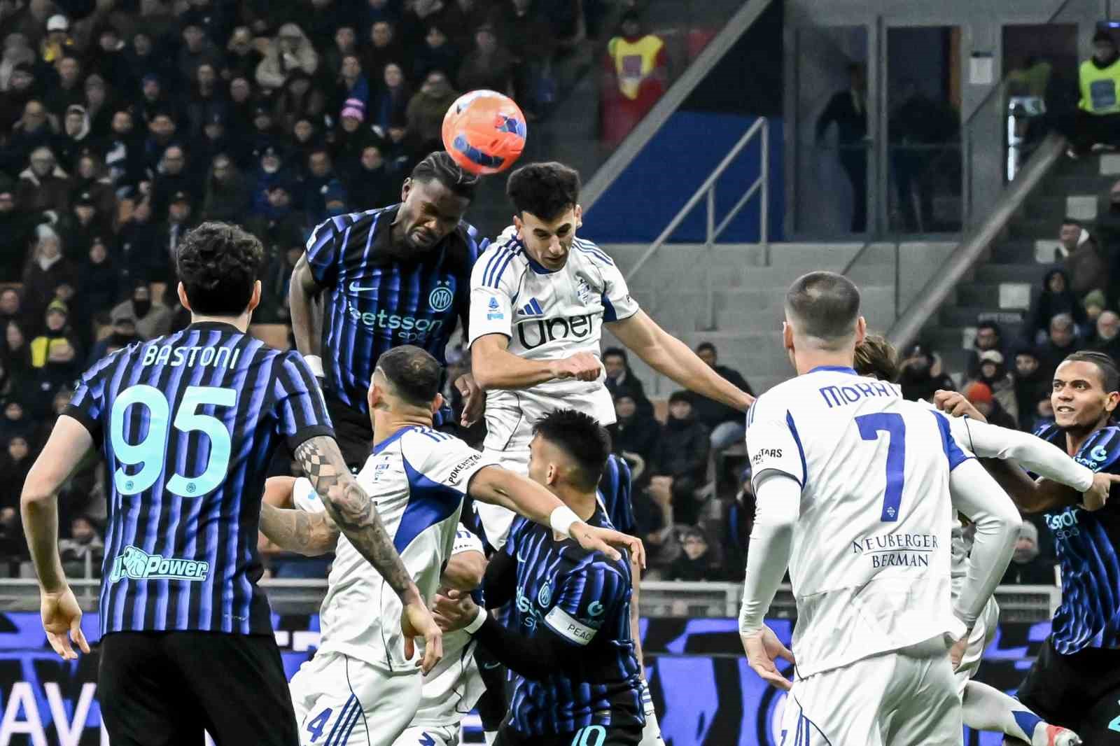 Hakan &Ccedil;alhanoğlu attı, Inter evinde farklı kazandı
