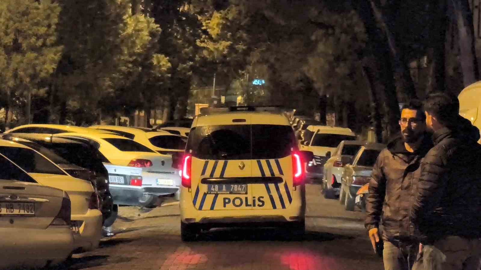 Menteşe’de bıçaklı kavga:1 kişi ağır yaralı