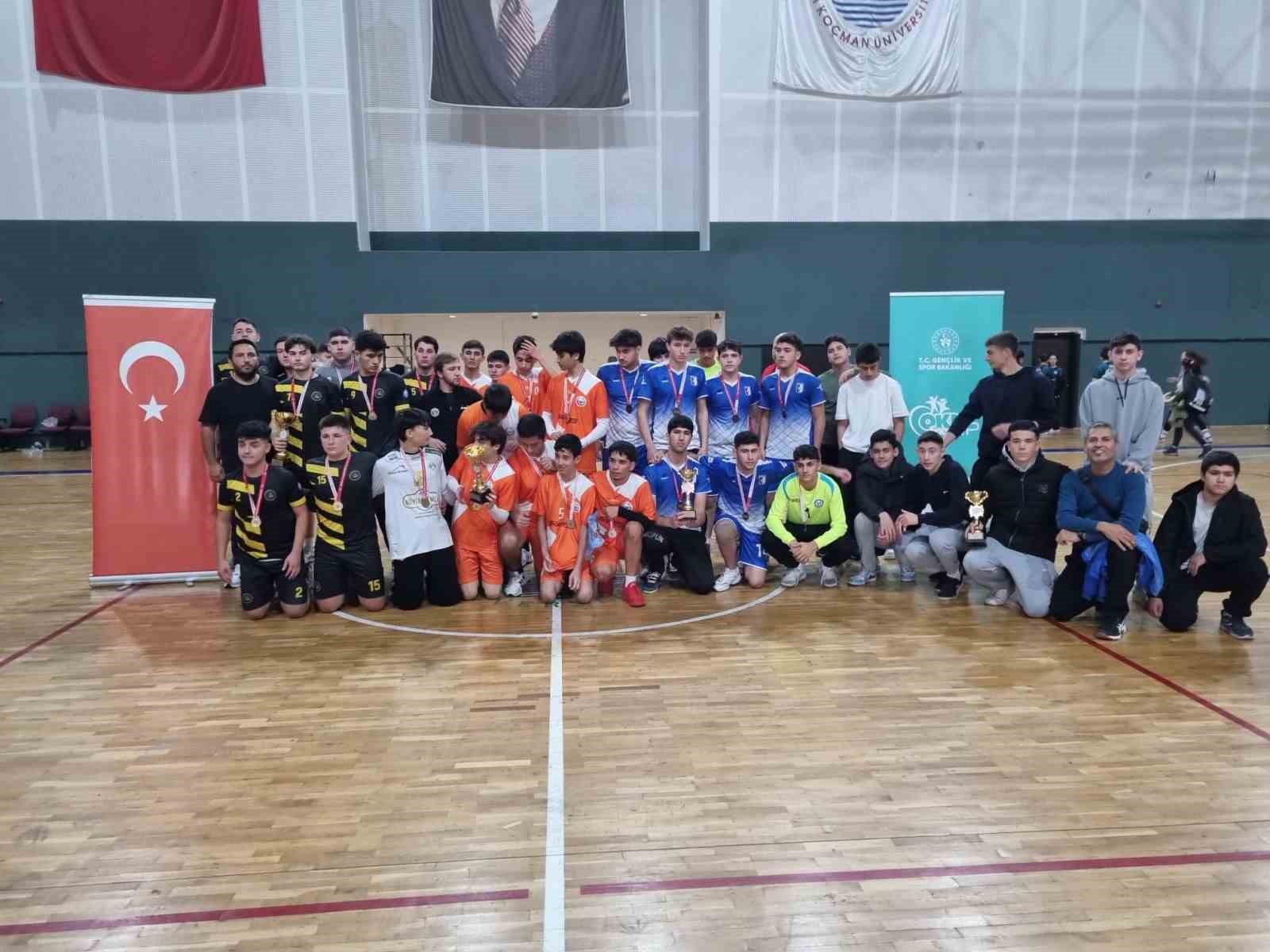 K&ouml;yceğizli hentbolcular &ouml;nemli dereceler elde etti
