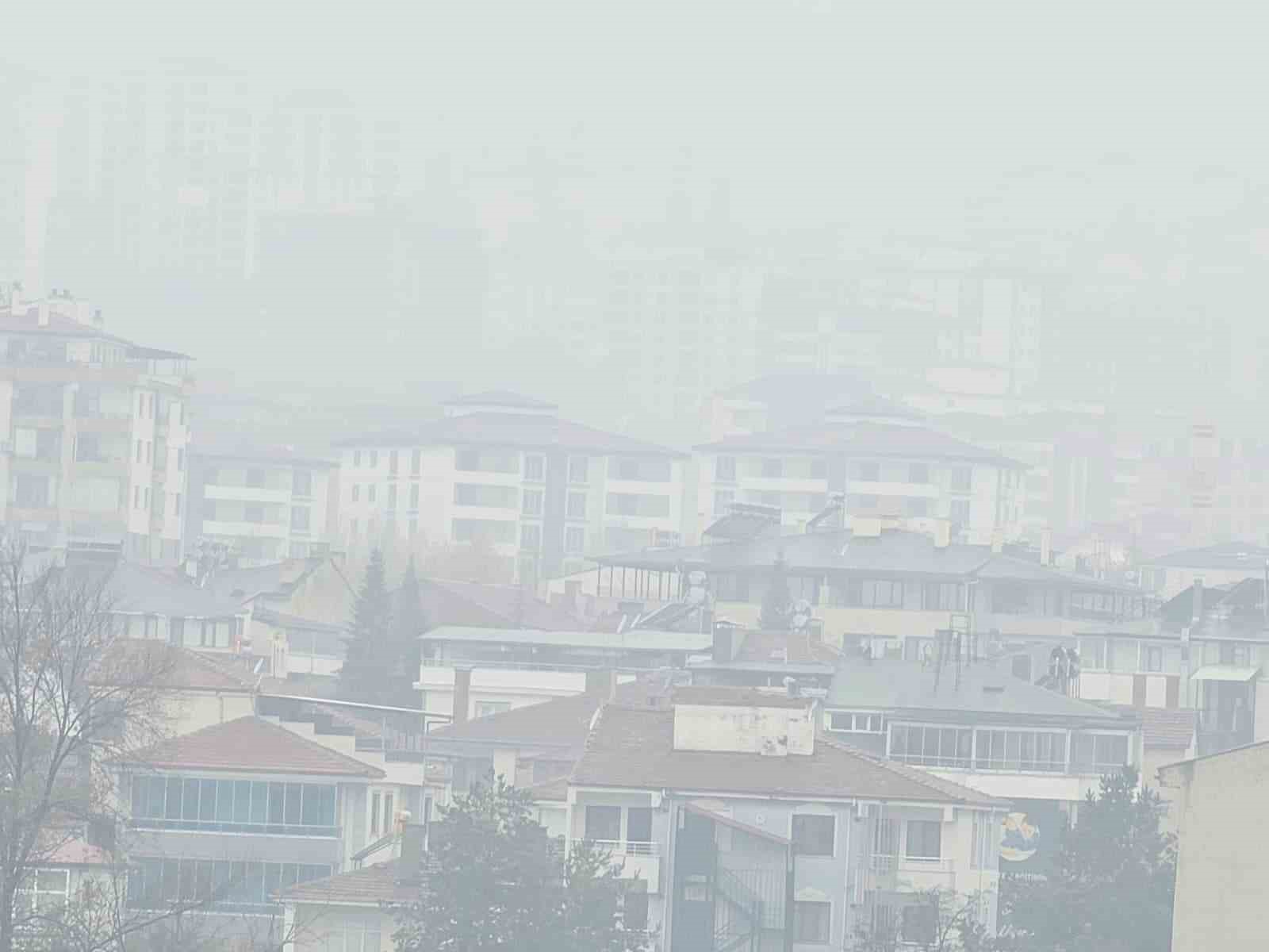 Elazığ&rsquo;ın y&uuml;ksek kesimlerinde sis etkili oluyor
