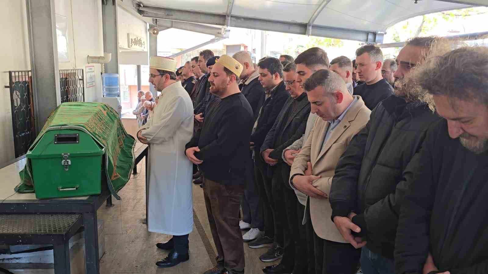 Şofbenden sızan gazdan &ouml;len 18 yaşındaki Şebnem toprağa verildi
