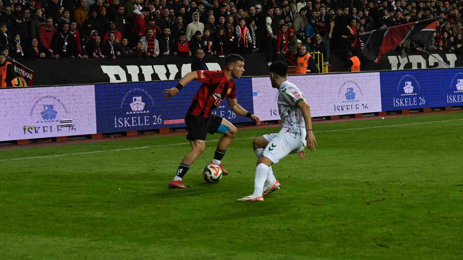TFF 3. Lig: Eskişehirspor: 3 - Karşıyaka: 0