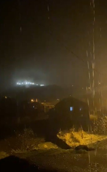 Tunceli&rsquo;de şiddetli yağmur ve fırtına etkili oldu
