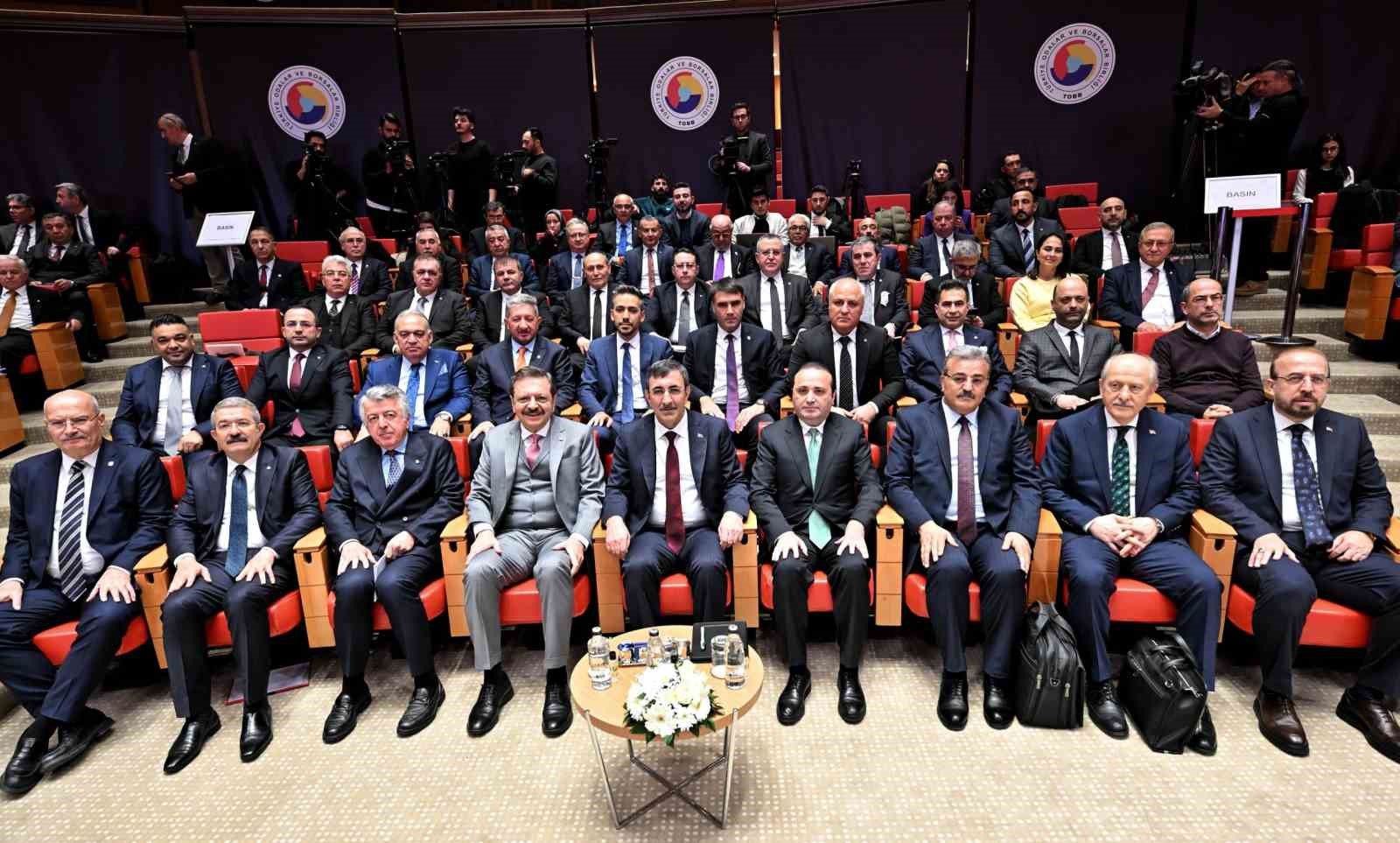 Başkan Kasapoğlu, Denizli&rsquo;yi temsilen sanayicilerin sorunlarını bir kez daha Ankara&rsquo;da g&uuml;ndeme taşıdı
