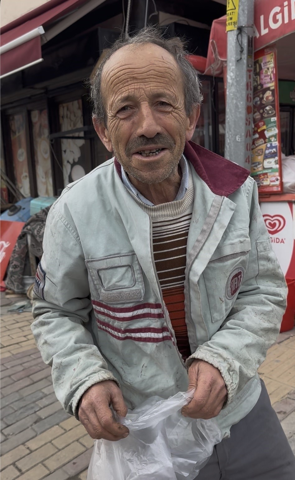 Yağmur yağdı, fiyatı 300 liradan 100 liraya d&uuml;şt&uuml;
