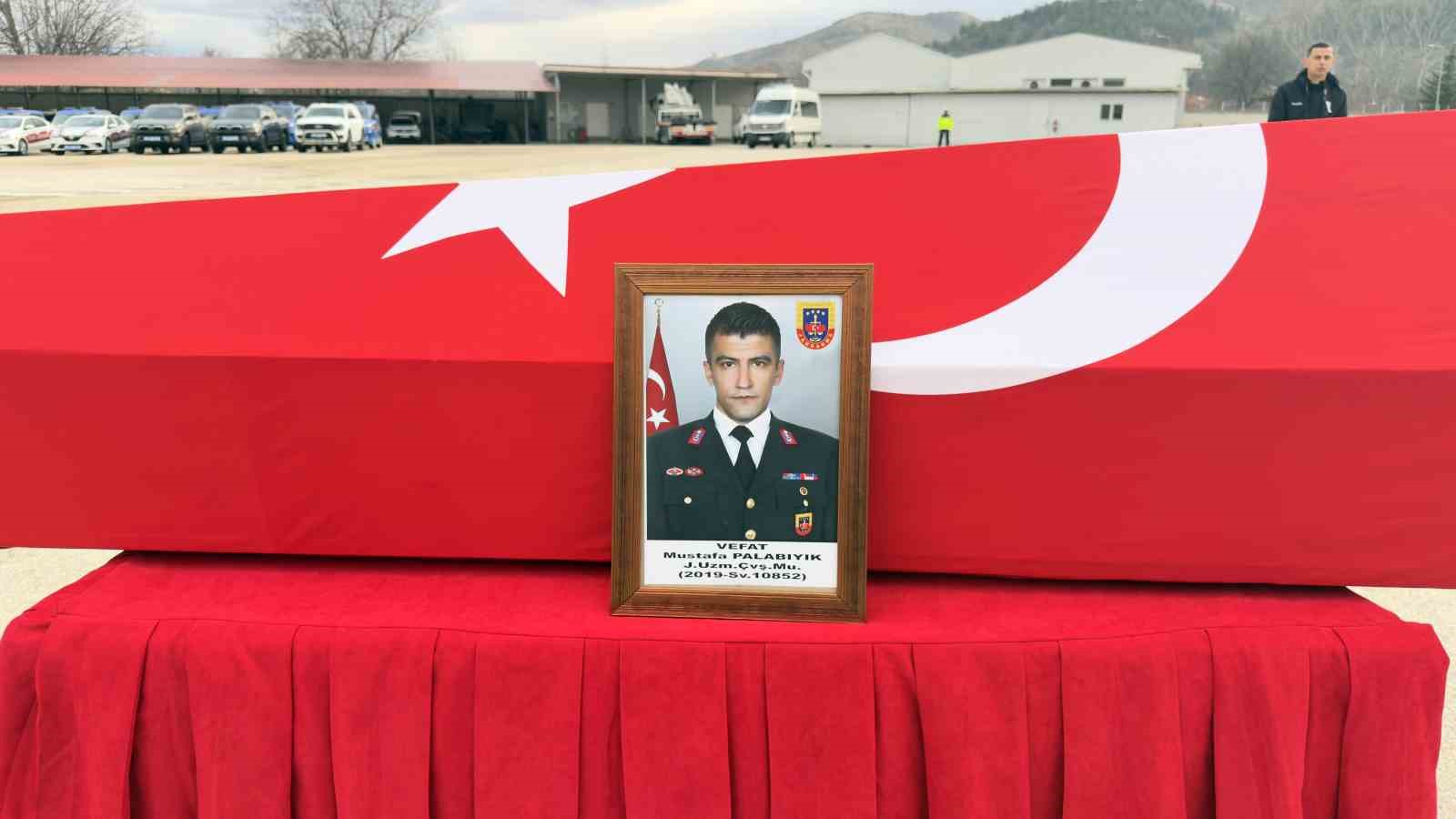 Tokat&rsquo;ta g&ouml;revi başında rahatsızlanan uzman &ccedil;avuş hayatını kaybetti
