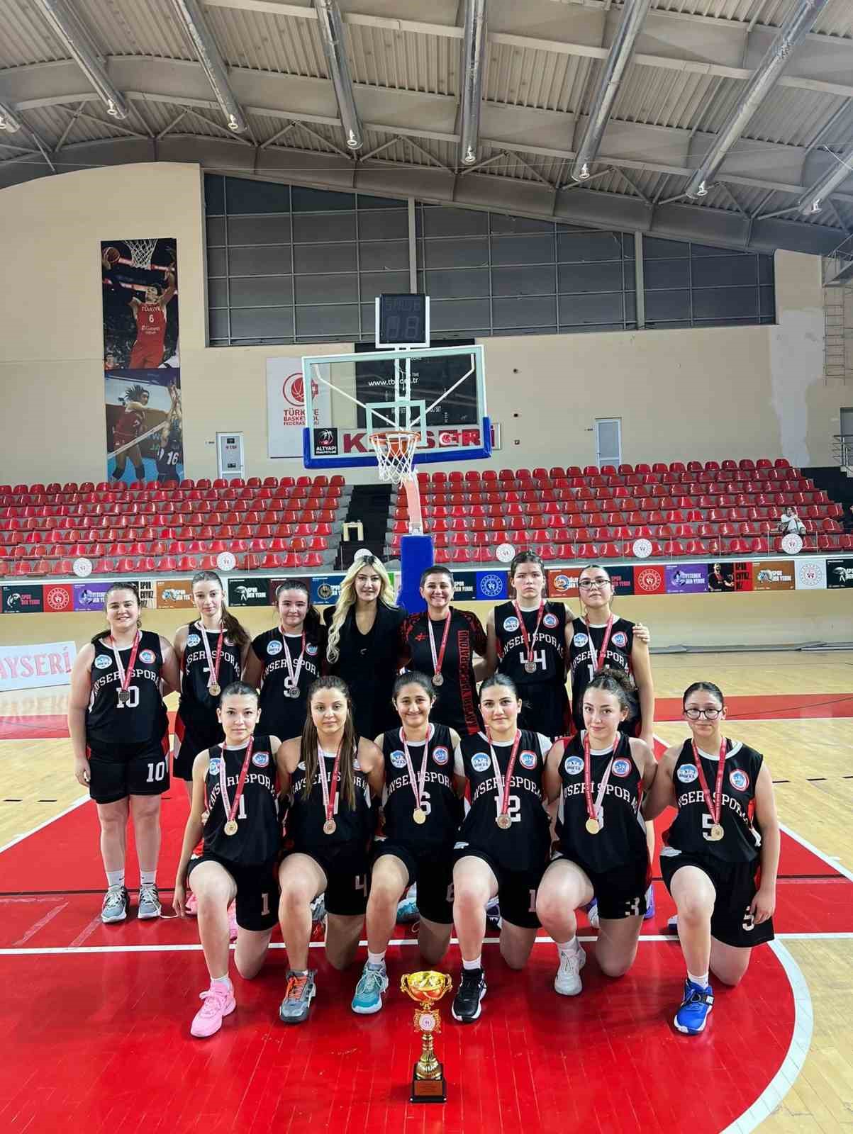 Kayseri Kadınlar U-18 Basketbol Ligi sona erdi