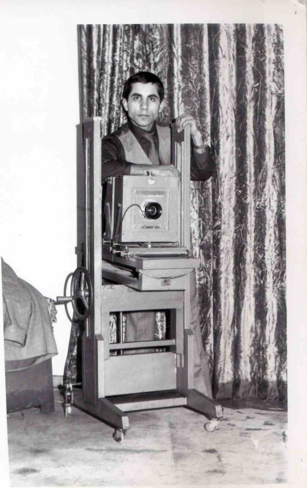 &Ccedil;ocukluk hayali olan fotoğraf&ccedil;ılığı 55 yıldır s&uuml;rd&uuml;r&uuml;yor
