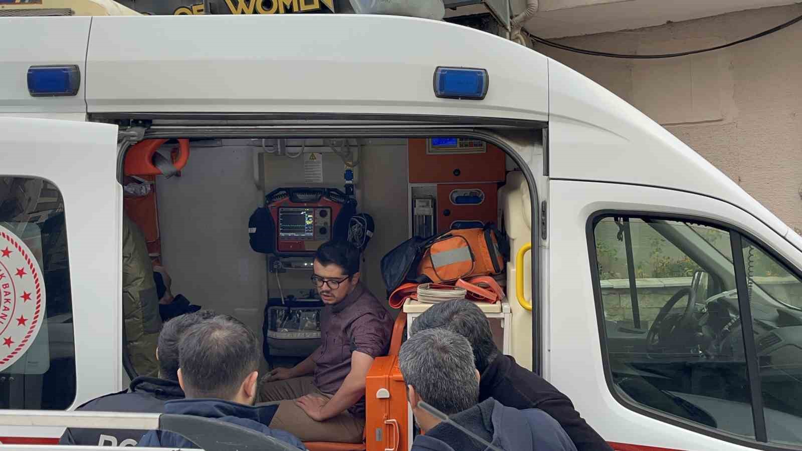 Sızan doğalgazdan 5 kişi zehirlendi