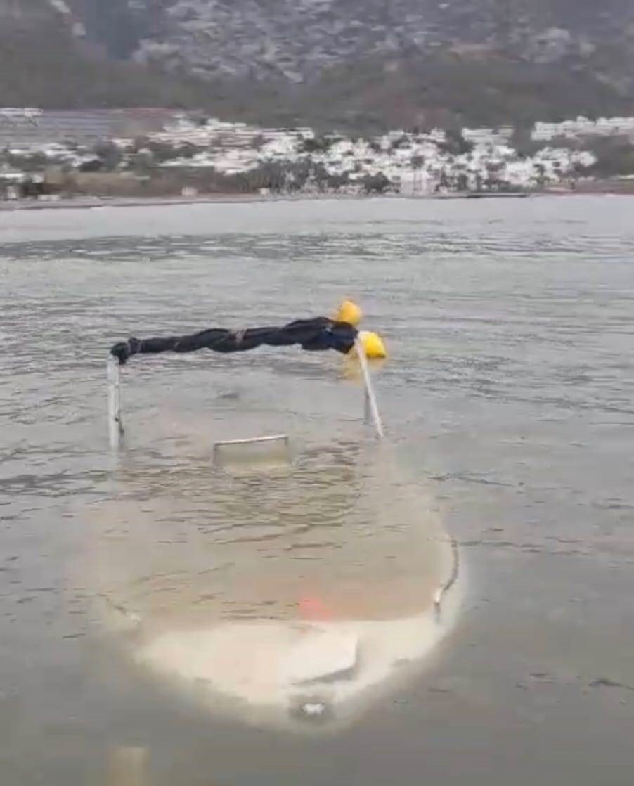 Silifke&rsquo;de fırtına tekneleri batırdı
