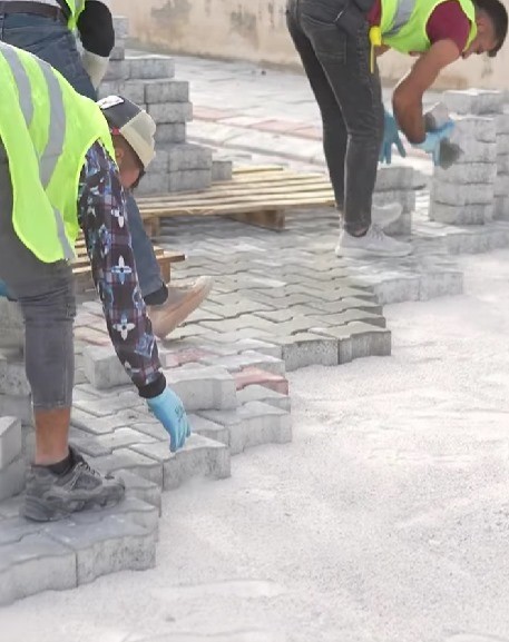 &Ccedil;ivril Belediyesi uzun yıllardır yapılmayan Kızılcas&ouml;ğ&uuml;t Mahallesi &uuml;st yapı &ccedil;alışmalarına başladı
