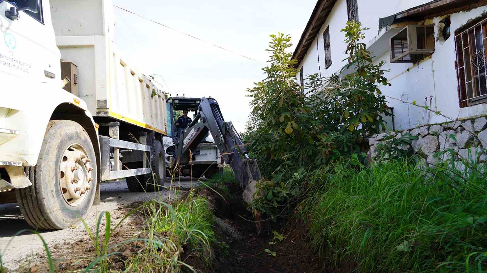 MUSKİ, Ortaca, Bahçelievler ve Okçular Mahallelerinin yağmur suyu hatlarını yeniliyor