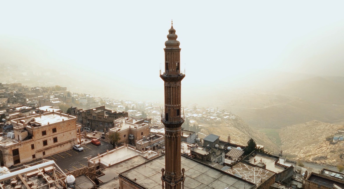 Mardin&rsquo;de sis tarihle buluştu, ortaya kartpostallık g&ouml;r&uuml;nt&uuml;ler &ccedil;ıktı
