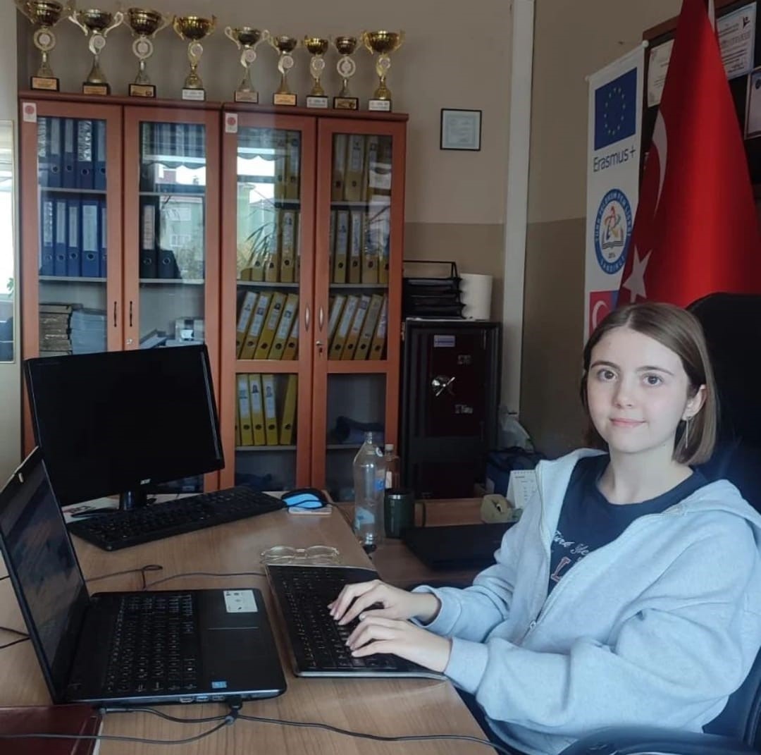 Uluslararası Bilgisayar Klavye Yarışında Türkiye Dünya şampiyonu oldu