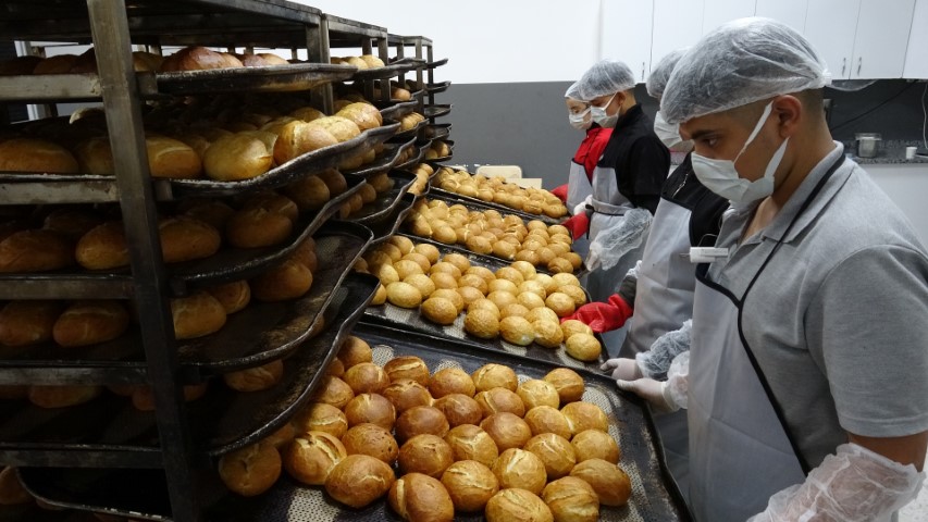 Fabrika gibi çalışan lisenin yıllık cirosu 1,5 milyon