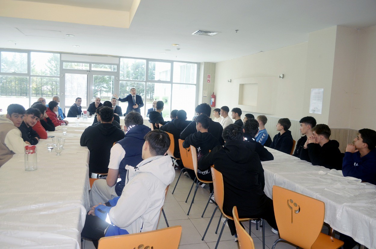 Şampiyon g&uuml;reş&ccedil;ilere destek s&ouml;z&uuml;
