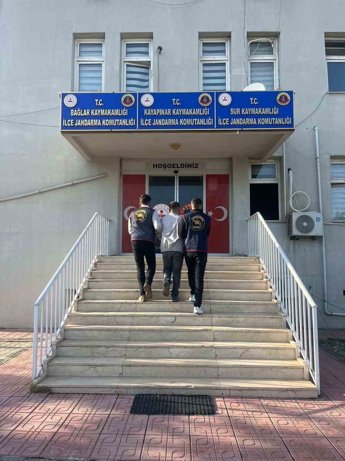 Diyarbakır&rsquo;da haklarında kesinleşmiş hapis cezası bulunan 120 kişi yakalandı
