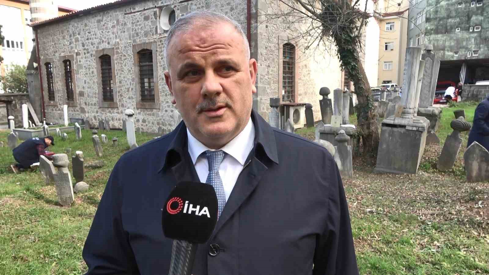 Trabzon’da tarihî mezar taşları karekodla dijital kayıt altına alınıyor