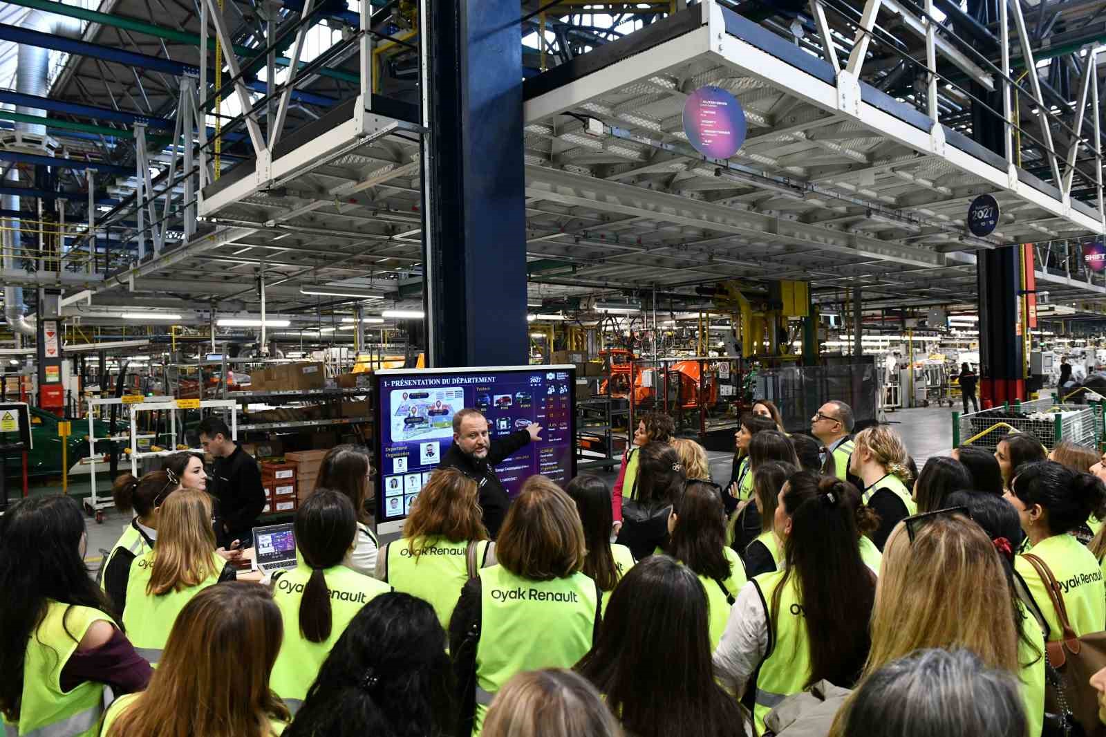 Kadının Güçlenmesi Bursa Platformu üyeleri, Oyak Renault’da buluştu