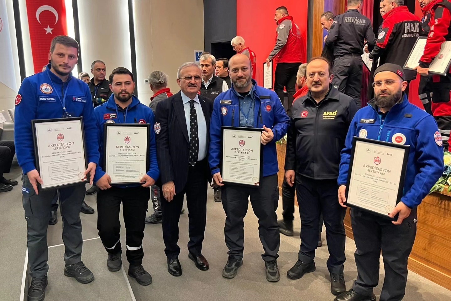 Nazilli M&uuml;ft&uuml;l&uuml;ğ&uuml; Arama Kurtarma Ekibi sertifikasını aldı
