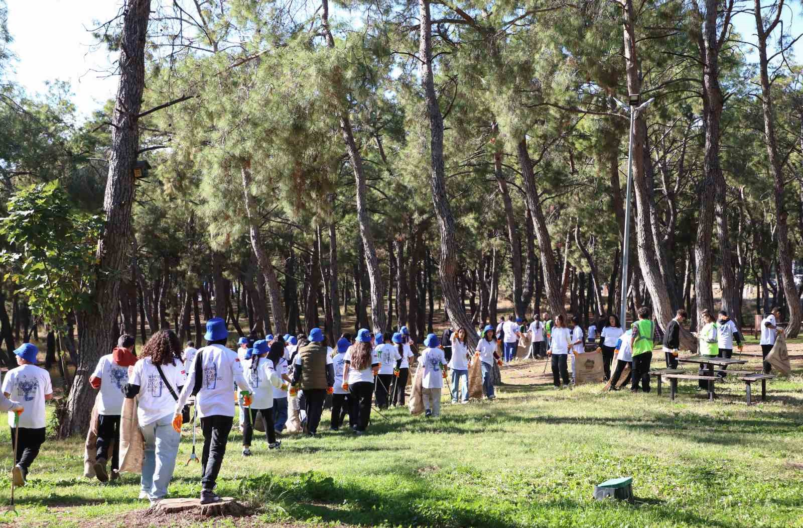 Orman ekosisteminde atıkların tehlikesi uygulamalı g&ouml;sterildi
