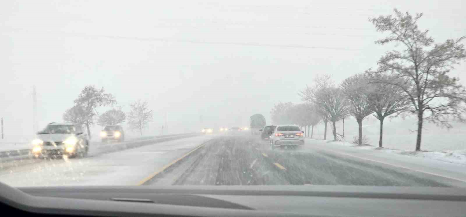 Tatvan&rsquo;da kar yağışı
