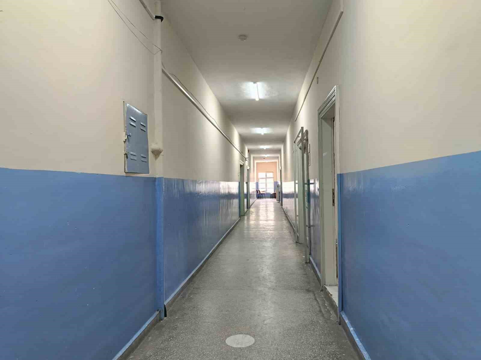 Okul m&uuml;d&uuml;r&uuml; iddialara cevap verdi
